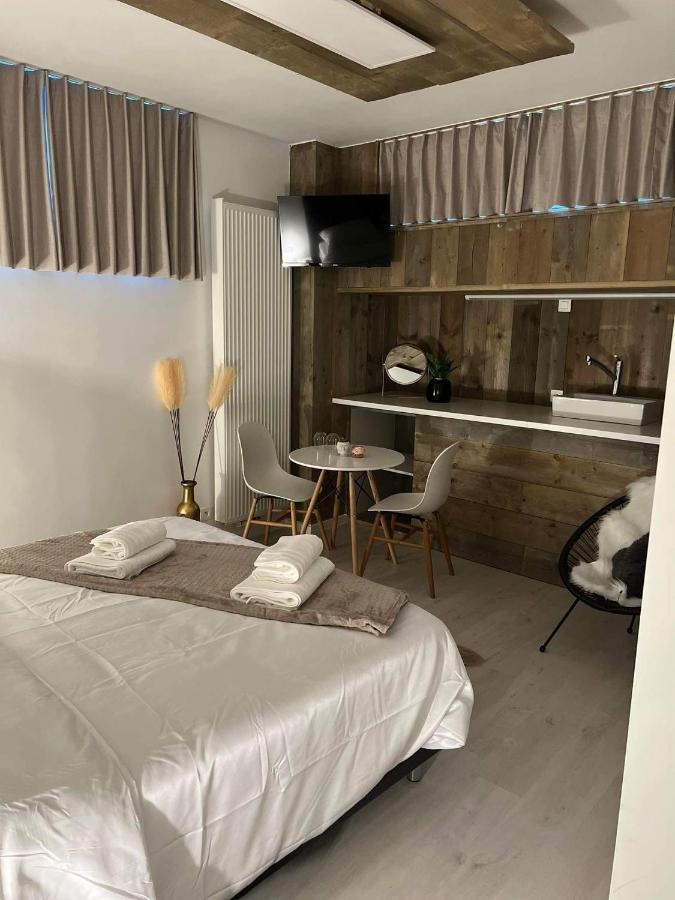 Prachtige Kamer In Centrum Brugge Met Badkamer ! Kültér fotó