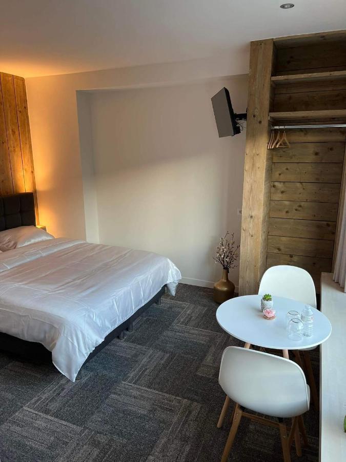 Prachtige Kamer In Centrum Brugge Met Badkamer ! Kültér fotó